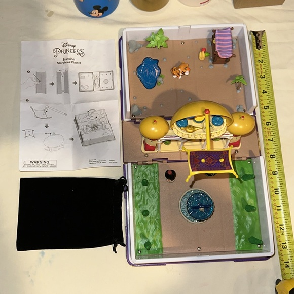 DISNEYPARKS EXCLUSIVE- JASMIN STORYBOOK PLAYSET - Picture 9 of 10